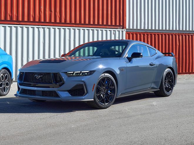 新一代宝马M4渲染图发布！大双肾被取消外形竟长得像野马？(图7)